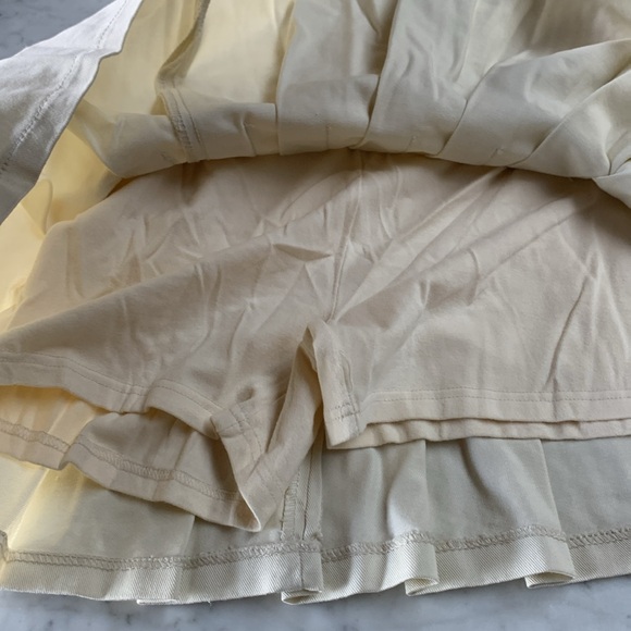 J. Galt brandy Melville medium high waisted rise cream Pleated denim jean Skirt - Picture 4 of 5